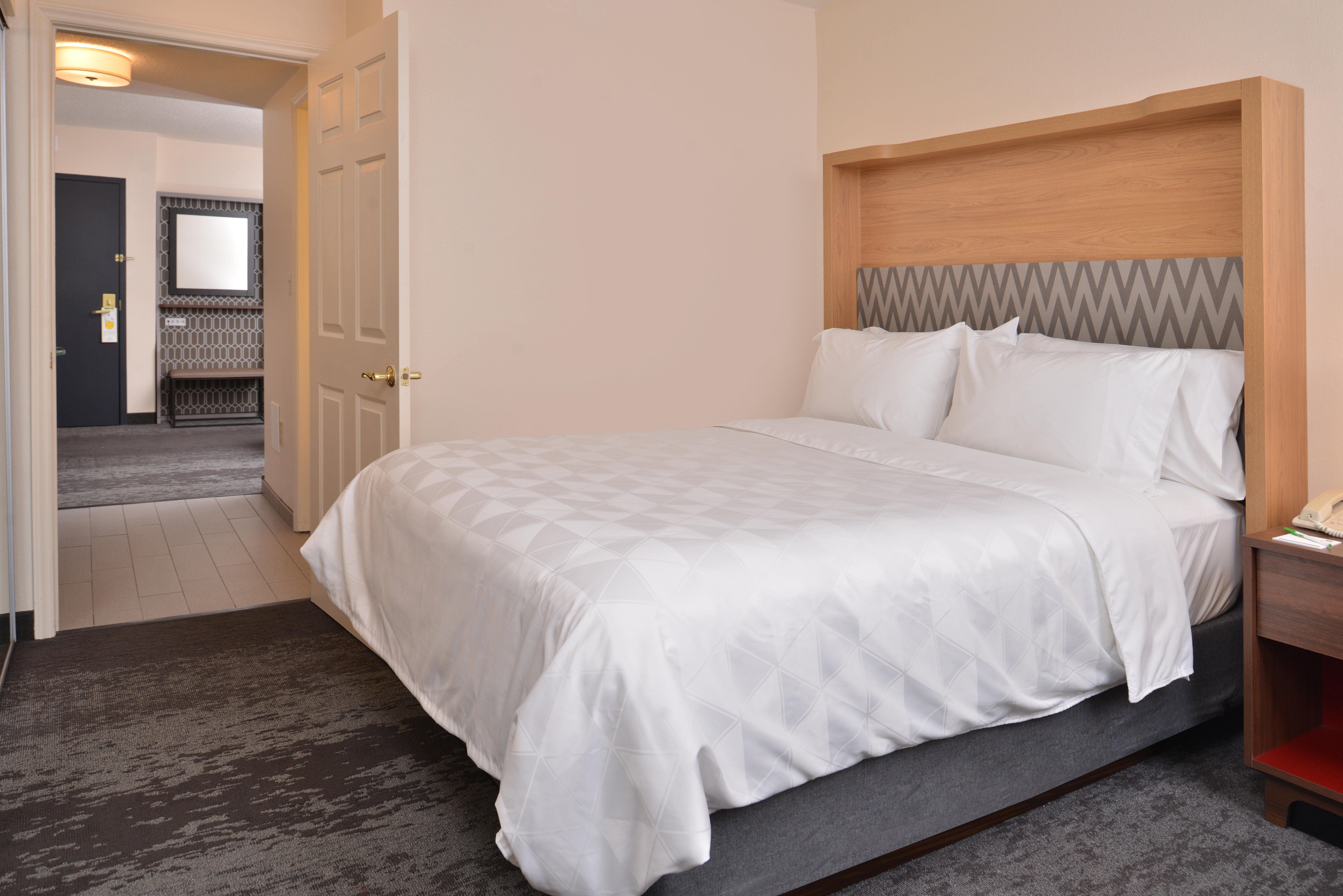 Holiday Inn & Suites Raleigh Cary By Ihg Esterno foto